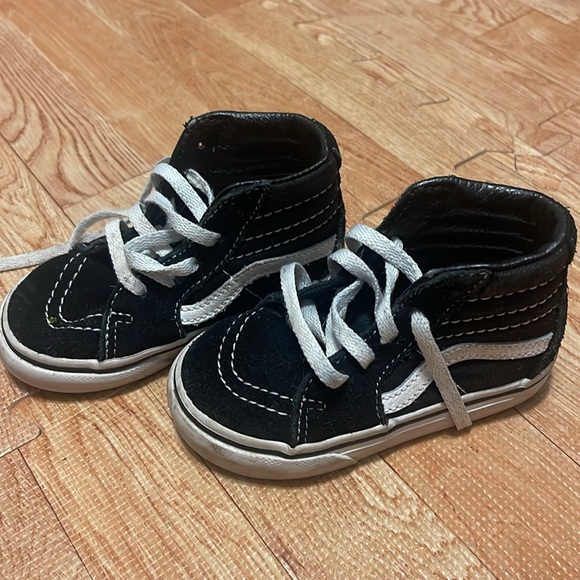 Vans - Picture 2 of 3